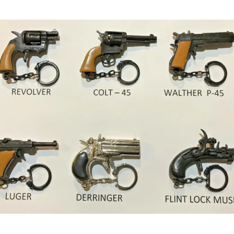 Egpull<6 Vintage Die-Cast Metal Cap Gun Pistol Key Chains - 80's die cast assortment - Miniature Marvels: Airplane Models & Painted Dice
