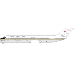 Airplane Model*Aero Classics 1:400 US Navy DC-9-32 - Miniature Marvels: Airplane Models & Painted Dice
