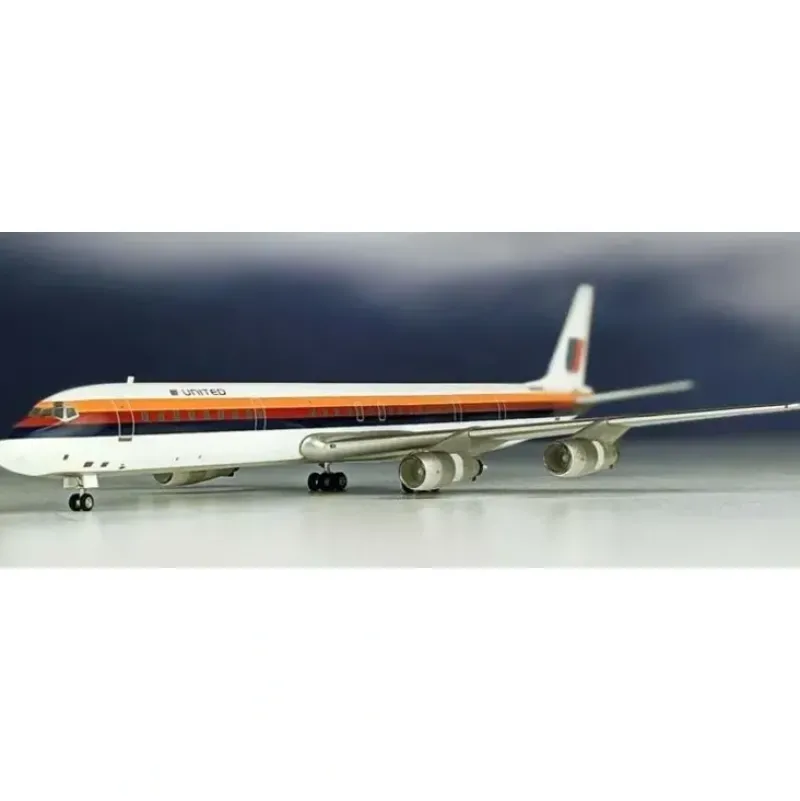 Airplane Model*Aero Classics AC219551 1:200 United Airlines DC-8-61 N8088U - Miniature Marvels: Airplane Models & Painted Dice