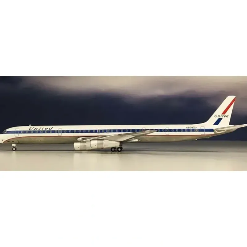 Airplane Model*Aero Classics AC219549B 1:200 United Airlines DC-8-61 N8082U - Miniature Marvels: Airplane Models & Painted Dice