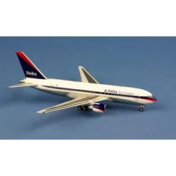 Airplane Model*AeroClassics AC419583 1:400 Delta Airlines Boeing 767-200 N110DL - Miniature Marvels: Airplane Models & Painted Dice