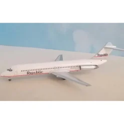 Airplane Model*Aeroclassics AC411325 1:400 Republic DC-9-32 N926RC - Miniature Marvels: Airplane Models & Painted Dice