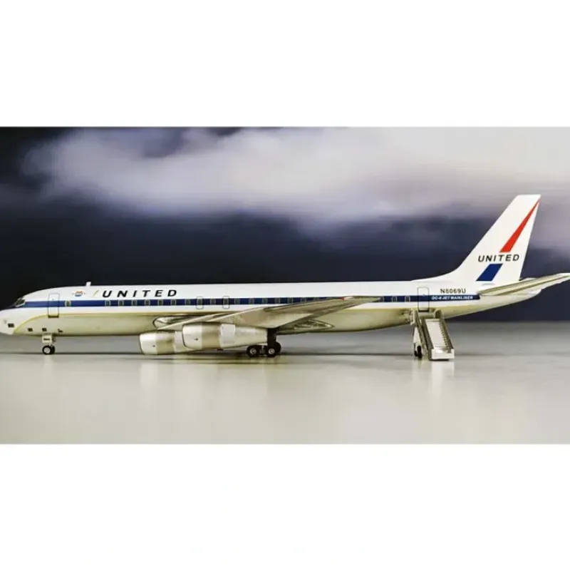 Airplane Model*AeroClassics AC219471 1:200 United Douglas DC-8-30 N8069U - Miniature Marvels: Airplane Models & Painted Dice