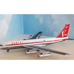 Airplane Model*AeroClassics WM211243 1:200 Qantas V-Jet Boeing 707-138 VH-EBG - Miniature Marvels: Airplane Models & Painted Dice