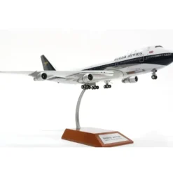 Airplane Model*ARD200 ARD2025P 1:200 British Airways Boeing 747-100 - Miniature Marvels: Airplane Models & Painted Dice