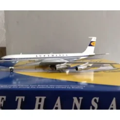 Airplane Model*Bbox BBOX0111 1:200 Lufthansa Boeing 707-300 D-ABUK - Miniature Marvels: Airplane Models & Painted Dice