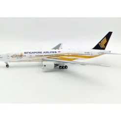 Airplane Model**B-Models B-777-SQ-SQA (B-772-SQ-SQA) 1:200 Singapore Airlines Boeing 777-212/ER 9V-SQA - Miniature Marvels: Airplane Models & Painted Dice