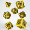 Dice<Celtic 3D Revised Yellow & Black Dice Set (7) QWS SCER13 - Miniature Marvels: Airplane Models & Painted Dice