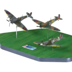 Airplane Model*Corgi AA99189 1:72 A99189 "70 Years Of the Spitfire Johnnie Johnson 3 Piece Set- MK1, MKVB MKiX Spitfires - Miniature Marvels: Airplane Models & Painted Dice