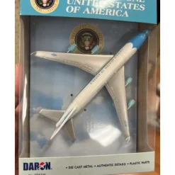 Airplane Model*Daron Air Force One 747 Single Plane - Miniature Marvels: Airplane Models & Painted Dice