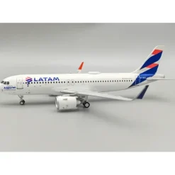 Airplane Model*El Aviador EAVBHG 1:200 Latam Airbus A320neo CC-BHG "First A320neo at South America" - Miniature Marvels: Airplane Models & Painted Dice