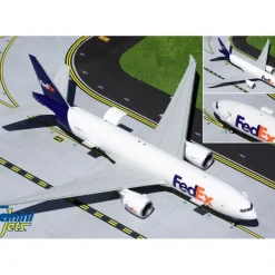 Airplane Model*Gemini Jets G2FDX951 1:200 FedEx Boeing 777LRF (Interactive) - Miniature Marvels: Airplane Models & Painted Dice