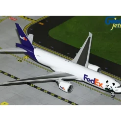 Airplane Model*Gemini Jets G2FDX1299 1:200 FedEx Express B777-200LRF N886FD FedEx Panda Express - Miniature Marvels: Airplane Models & Painted Dice