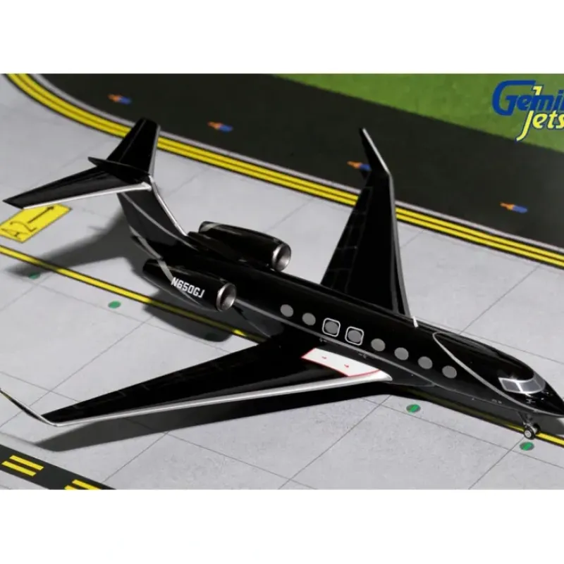 Airplane Model*Gemini Jets G2GLF677 1:200 Gulfstream G650 - Miniature Marvels: Airplane Models & Painted Dice