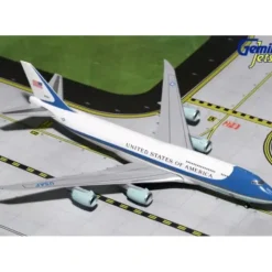Airplane Model*Gemini Jets GJAFO1666 1:400 USAF Boeing 747-8i "Air Force One" - Miniature Marvels: Airplane Models & Painted Dice