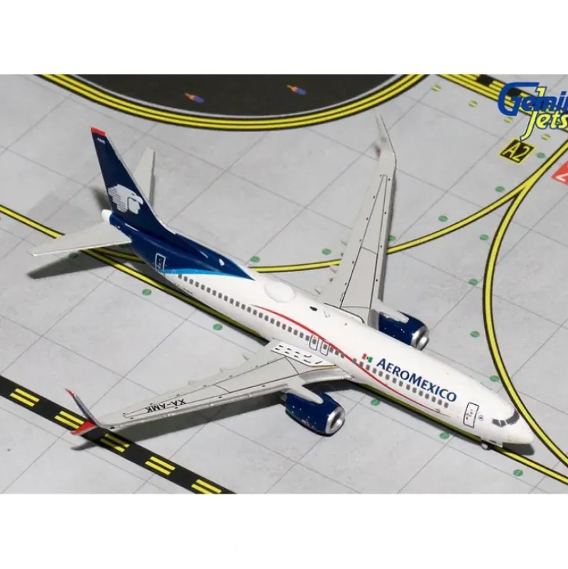 Airplane Model*Gemini Jets GJAMX1269 1:400 AeroMexico Boeing 737-800 XA-AMK - Miniature Marvels: Airplane Models & Painted Dice