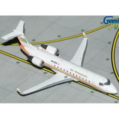 Airplane Model*Gemini Jets GJAWI2211 1:400 Air Wisconsin CRJ-200 - Miniature Marvels: Airplane Models & Painted Dice
