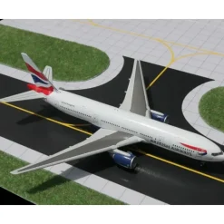 Airplane Model*Gemini Jets GJBAW024 1:400 British Airways Boeing 777-200 G-YMMA - Miniature Marvels: Airplane Models & Painted Dice