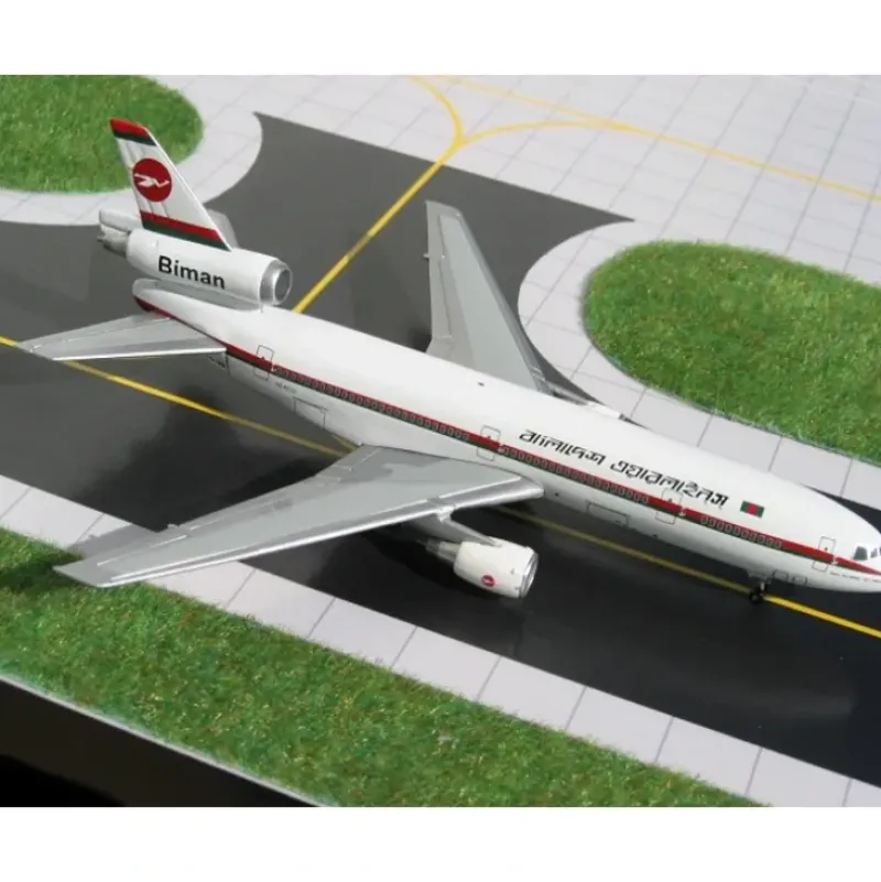 Airplane Model*Gemini Jets GJBBC353 1:400 Biman DC-10-30 S2-ACQ - Miniature Marvels: Airplane Models & Painted Dice