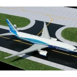 Airplane Model*Gemini Jets GJBOE614 1:400 House Colors Boeing 777-200LR - Miniature Marvels: Airplane Models & Painted Dice