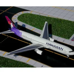 Airplane Model*Gemini Jets GJHAL225 1:400 Hawaiian Airlines Boeing 767-300 N580HA - Miniature Marvels: Airplane Models & Painted Dice