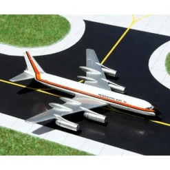 Airplane Model*Gemini Jets GJMOD704 1:400 Modern Air Convair CV-990 - Miniature Marvels: Airplane Models & Painted Dice
