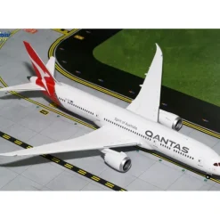 Airplane Model*Gemini Jets G2QFA653 1:200 Qantas Boeing 787-9 - Miniature Marvels: Airplane Models & Painted Dice