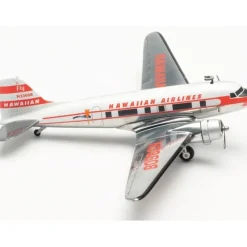 Airplane Model*Herpa Wings 572613 1:200 Hawaiian Airlines Douglas DC-3 - Miniature Marvels: Airplane Models & Painted Dice