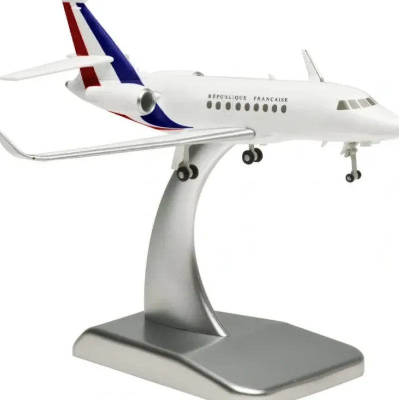 Airplane Model*Hogan Wings 5842 1:200 Dassault Falcon 2000 French Air Force - Miniature Marvels: Airplane Models & Painted Dice