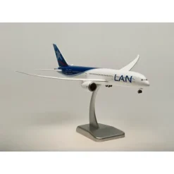 Airplane Model*Hogan Wings 0038 1:200 LAN Boeing 787-9 - Miniature Marvels: Airplane Models & Painted Dice