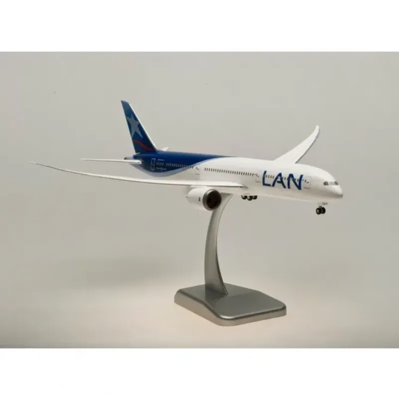 Airplane Model*Hogan Wings 0038 1:200 LAN Boeing 787-9 - Miniature Marvels: Airplane Models & Painted Dice