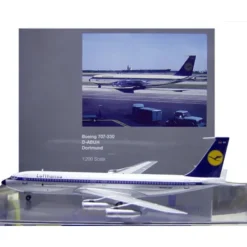 Airplane Model**InFlight IF70017 1:200 Lufthansa Boeing 707-330 - Miniature Marvels: Airplane Models & Painted Dice