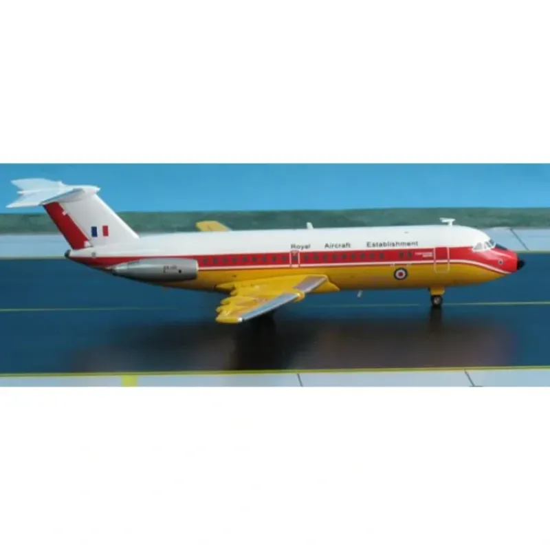 Airplane Model*Inflight IF111007 1:200 RAE BAC-111 - Miniature Marvels: Airplane Models & Painted Dice