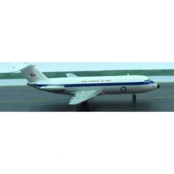 Airplane Model*Inflight IF111008 1:200 Royal Australian Air Force BAC 111-217 - Miniature Marvels: Airplane Models & Painted Dice