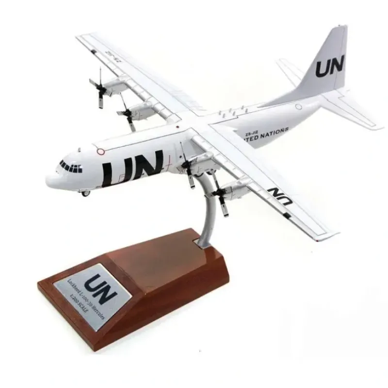 Airplane Model*InFlight IF1300417 1:200 UN L-100-30 - Miniature Marvels: Airplane Models & Painted Dice