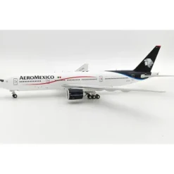 Airplane Model*Inflight IF772AM1223 1:200 AeroMexico Boeing 777-2Q8/ER N774AM - Miniature Marvels: Airplane Models & Painted Dice