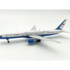 Airplane Model**InFlight200 IFC32USA03 1:200 USAF Boeing C-32A - Miniature Marvels: Airplane Models & Painted Dice