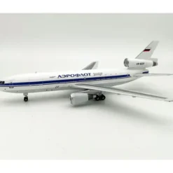 Airplane Model**InFlight IFDC10SU819 1:200 Aeroflot McDonnell Douglas DC-10 - Miniature Marvels: Airplane Models & Painted Dice
