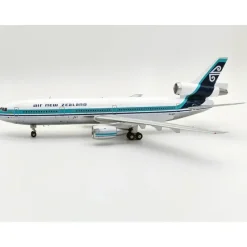 Airplane Model*Inflight IFDC10ZK0323P 1:200 Air New Zealand McDonnell Douglas DC-10-30 - Miniature Marvels: Airplane Models & Painted Dice