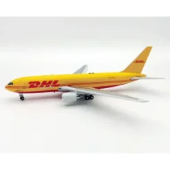 Airplane Model*InFlight IF762DHL651 1:200 DHL Boeing 767-200 - Miniature Marvels: Airplane Models & Painted Dice