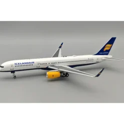 Airplane Model*InFlight200 IF752FI123 Icelandair Boeing 757-200 TF-FIP - Miniature Marvels: Airplane Models & Painted Dice