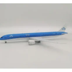 Airplane Model**InFlight IF787KLM1120 1:200 KLM Boeing 787-10 - Miniature Marvels: Airplane Models & Painted Dice