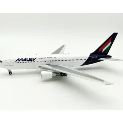 Airplane Model*InFlight IF762MA0521 1:200 Malev Boeing 767-200 - Miniature Marvels: Airplane Models & Painted Dice