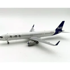 Airplane Model**InFlight IF321SK0221 1:200 SAS Airbus A321neo - Miniature Marvels: Airplane Models & Painted Dice