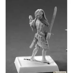 Miniature<Isabella Locke: Pathfinder RPR 60134 - Miniature Marvels: Airplane Models & Painted Dice