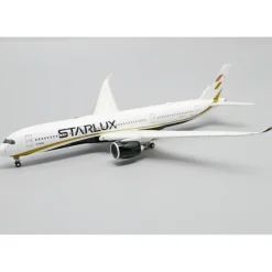 Airplane Model*JC Wings EW4359007A 1:400 Starlux Airbus A350-900 - Miniature Marvels: Airplane Models & Painted Dice