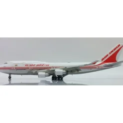 Airplane Model*JC Wings JC4AIC0034A 1:400 Air India Boeing 747-400 VT-ESP (Flaps Down) - Miniature Marvels: Airplane Models & Painted Dice