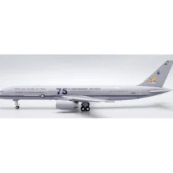 Airplane Model*JC Wings JC2RNAF0033 1:200 Royal New Zealand Air Force Boeing 757-200 NZ7571 "75th Anniversary" - Miniature Marvels: Airplane Models & Painted Dice