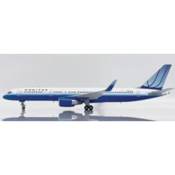 Airplane Model*JC Wings JC2UAL0220 1:200 United Airlines Boeing 757-200 N555UA - Miniature Marvels: Airplane Models & Painted Dice