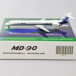 Airplane Model*JC Wings LH4139 1:400 House Colors MD-90 - Miniature Marvels: Airplane Models & Painted Dice